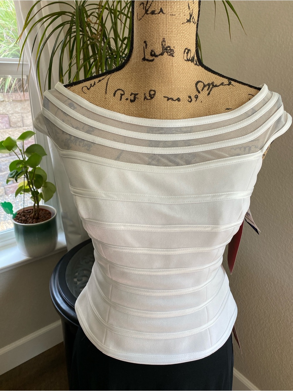 JS Collections Off-Shoulder Top - Picture 7 of 10